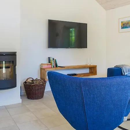 Cozy In Aakirkeby With Kitchen Vester Sømarken