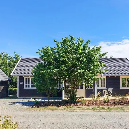 Stunning In Aakirkeby With Wifi * Vester Somarken