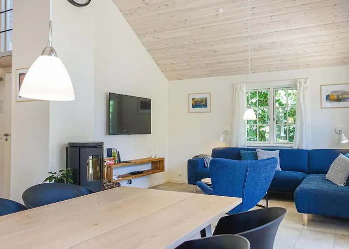 Дом отдыха Stunning In Aakirkeby With Wifi *